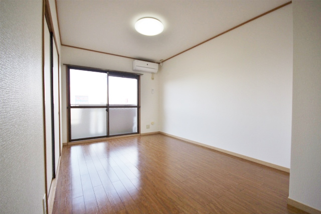 (居間) (居間)